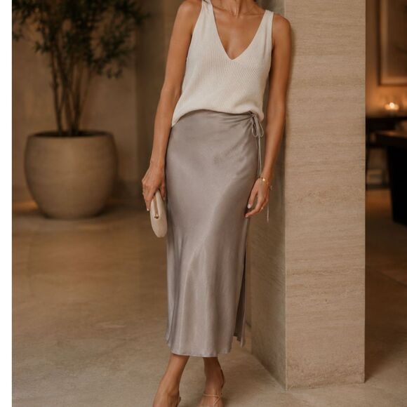 Wilfred Dresses & Skirts - Aritzia Wilfred Elixir Satin Midi Slip Skirt Size 6 Silver Taupe Quiet Luxury